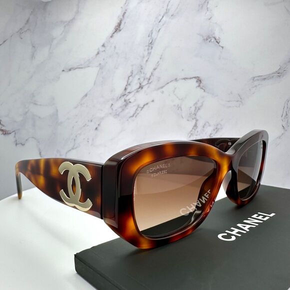 New CHANEL Sunglasses - Picture 12 of 16